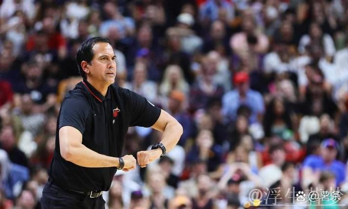 巴特勒半场17分钟贡献8分3篮板2助攻,投篮7中4 巴特勒半场17分钟贡献8分3篮板2助攻,投篮7中4